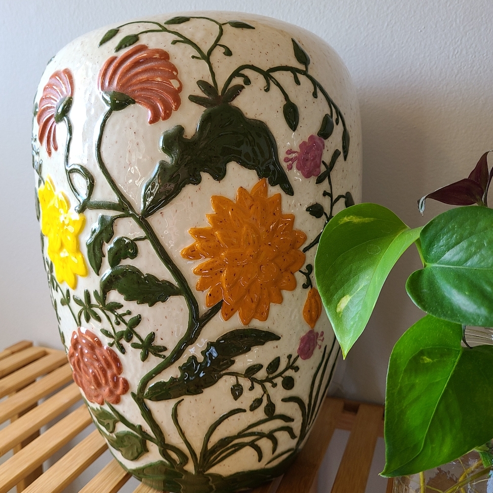 Vintage 1978 arnels vase